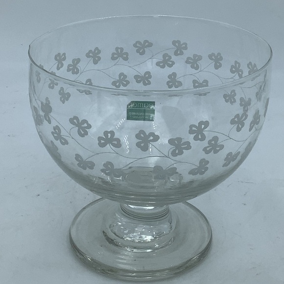 Eamon Ireland Hand Engraved Glass Pedestal Shamrock  Bowl - Picture 2 of 7
